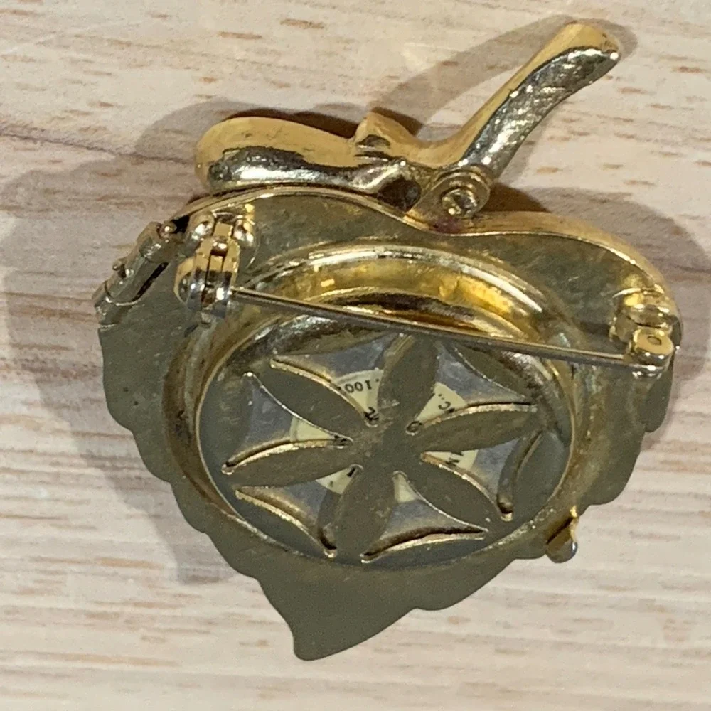 Avon Vintage Gold Tone Leaf Solid Perfume Locket Brooch‎ Pin Textured Botanical
